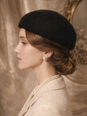 Vintage BETMAR Black Wool Beret Hat Classic French Style Velour Finish Elegant